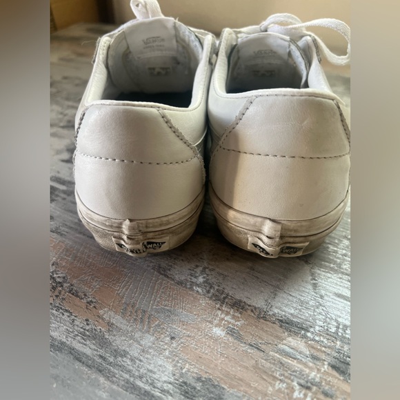 Vans of the wall leather size 7.5 - Picture 5 of 11